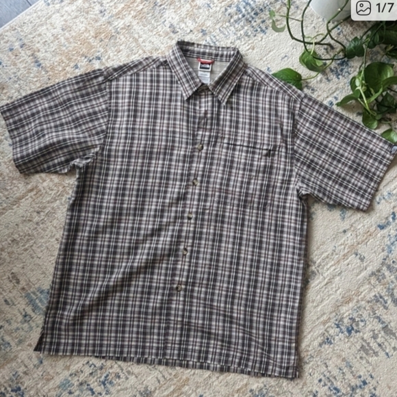 THE NORTH FACE - Short Sleeve Button-Down - Picture 8 of 8